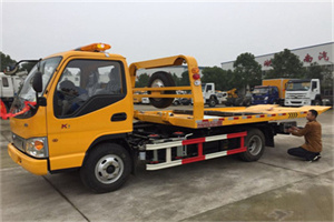 新化哪里有拖车服务