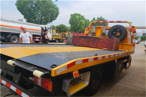 新化附近拖车电话号码服务